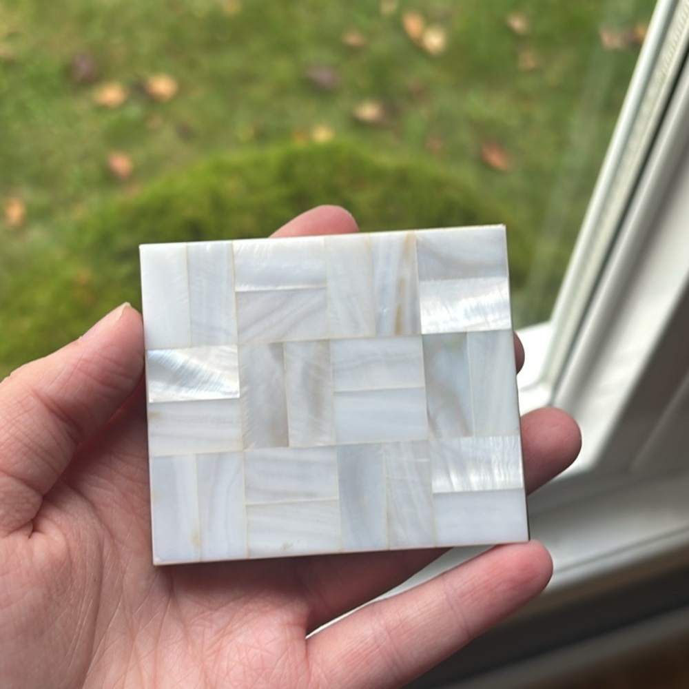 MOTHER OF PEARL 50’s compact